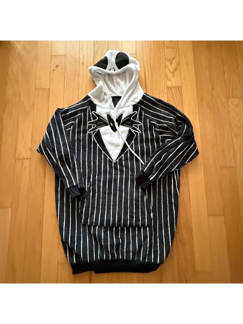 MJC Womens Large Nightmare Before Christmas Skellington Minky Soft Oversized Hoo